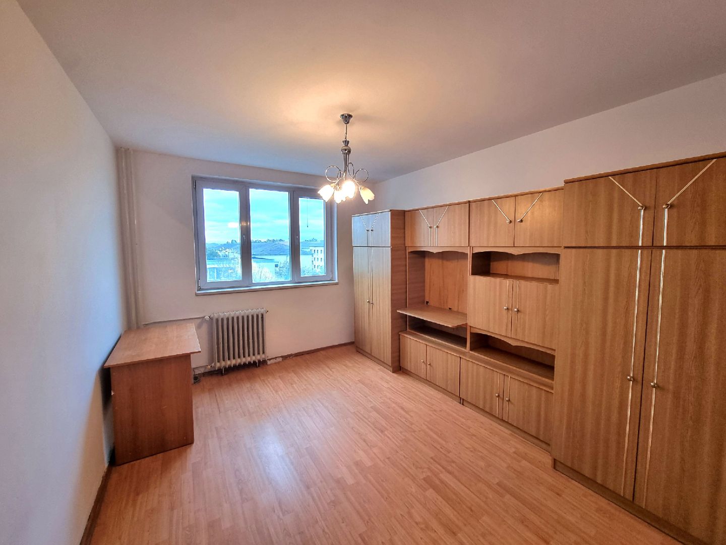 2 camere, 57 mp., Calea Martirilor, et.5/10, lift, termoizolație - Poză 1
