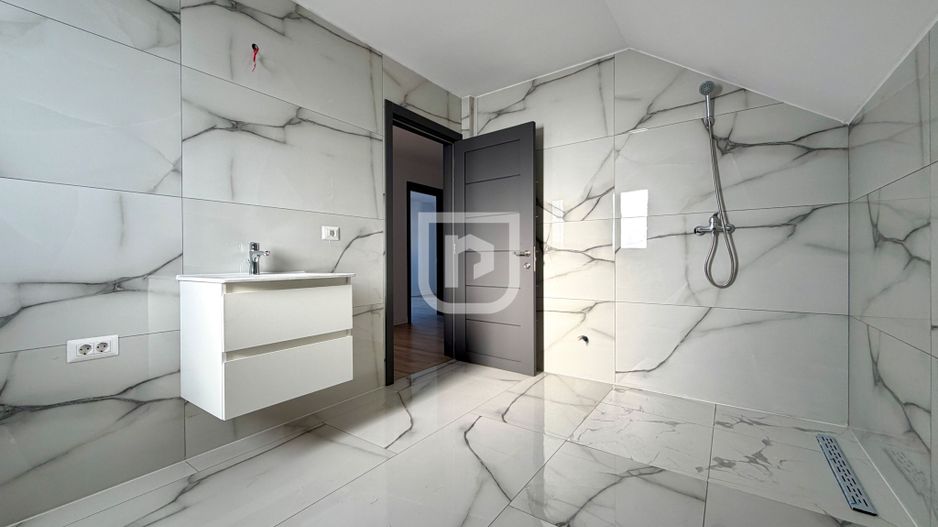 Casa noua Gura Humorului - 4 dormitoare, curte amenajata - Poză 10