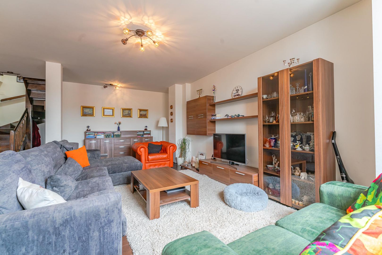 Apartament 5 camere dispus pe doua nivele in zona Brasovul Vechi - Poză 2