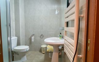 Cladire cu functiuni mixte - Poză 22