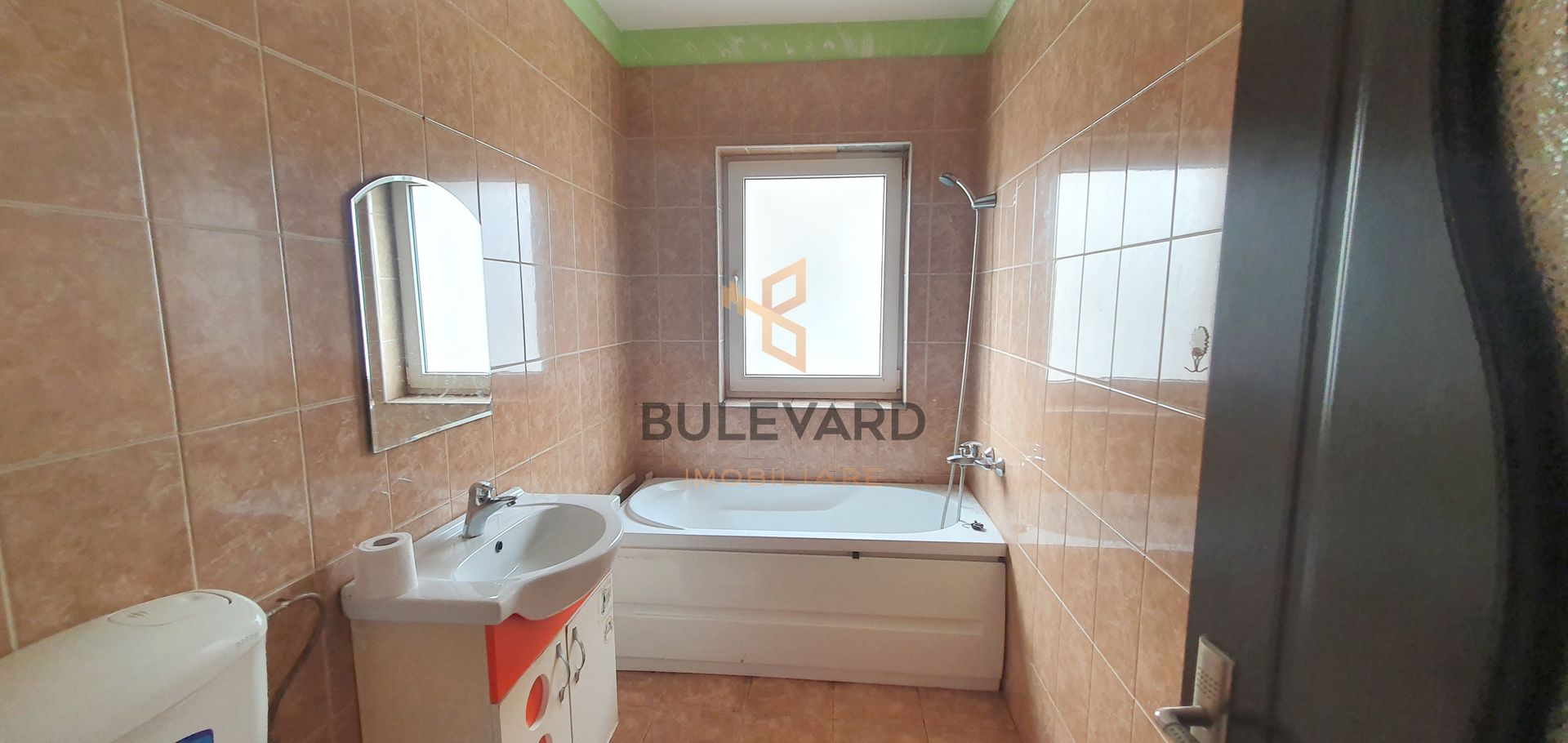 Apartament cu 2 camere+parcare, zona strazii Florilor! - Poză 5