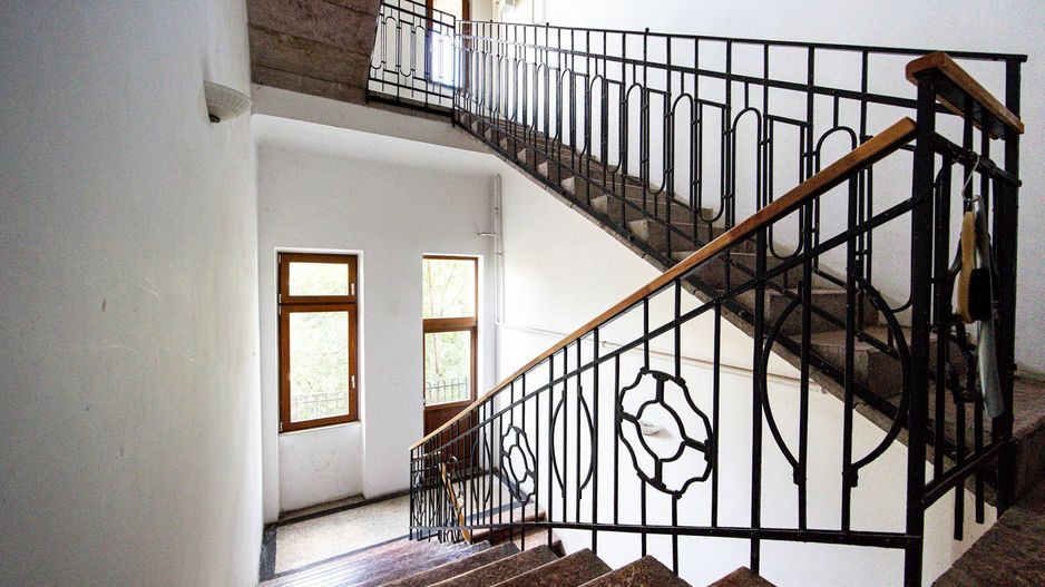 Apartament ultracentral cu 3 camere, 2 băi și curte privată - Poză 10