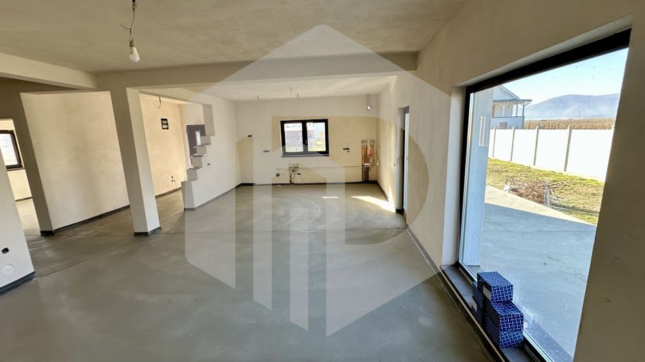 Casa individuala | Cristian | 5 camere | 160mpu | 610 Teren Liber - Poză 2