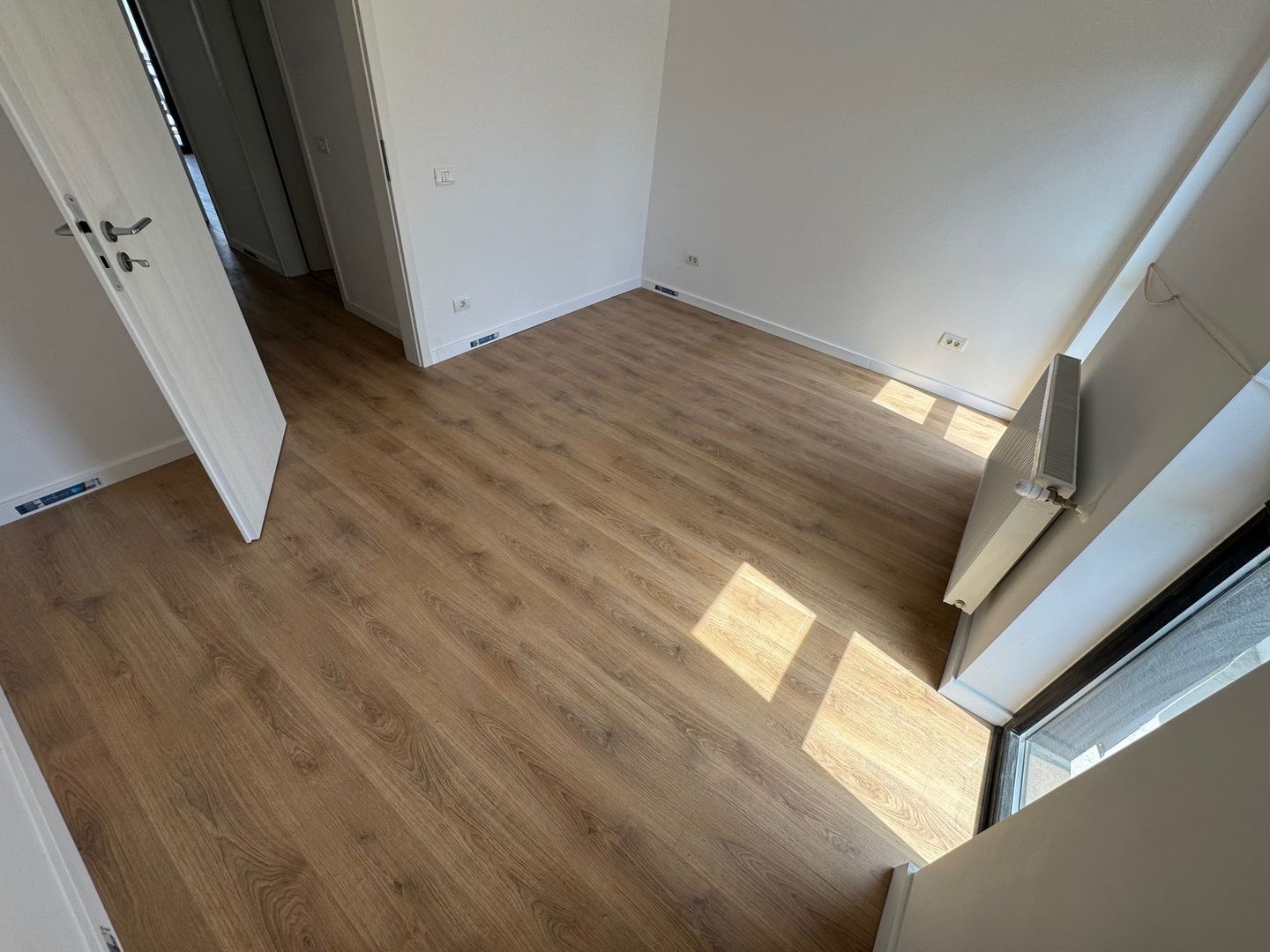 Vile 4 camere Tunari, Zona f buna, asfalt - Poză 11