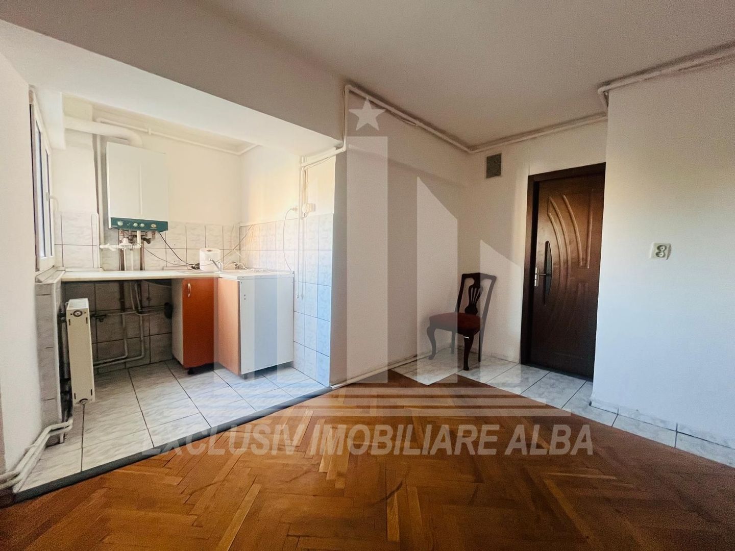 Apartament cu 4 camere, etaj 1 , Ultracentral - Poză 6