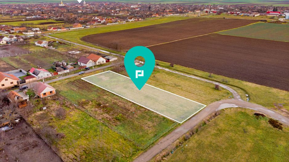 Loc de casă în Felnac - Poză 1