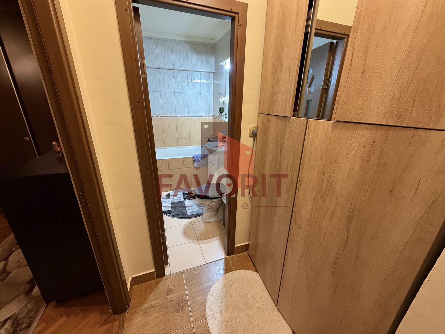 Etaj intermediar. Mobilat. Pozitie excelenta - Poză 9