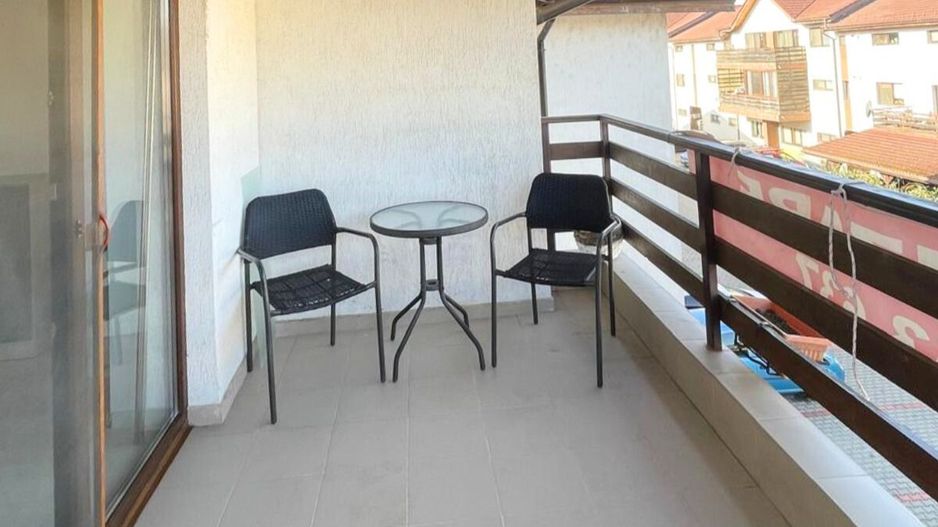 Vanzare apartament într-un imobil tip vila zona Sanpetru residence - Poză 2