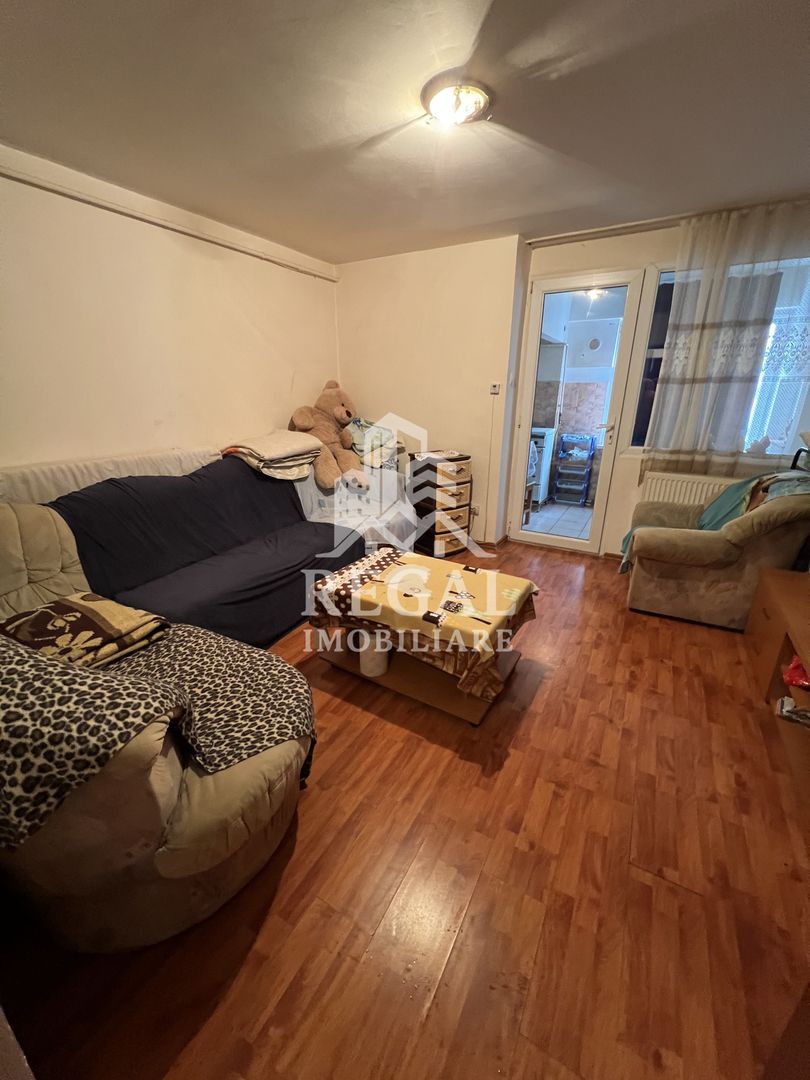 Garsonieră de vânzare – Zona Union, etaj 8/10, lift functional - Poză 1