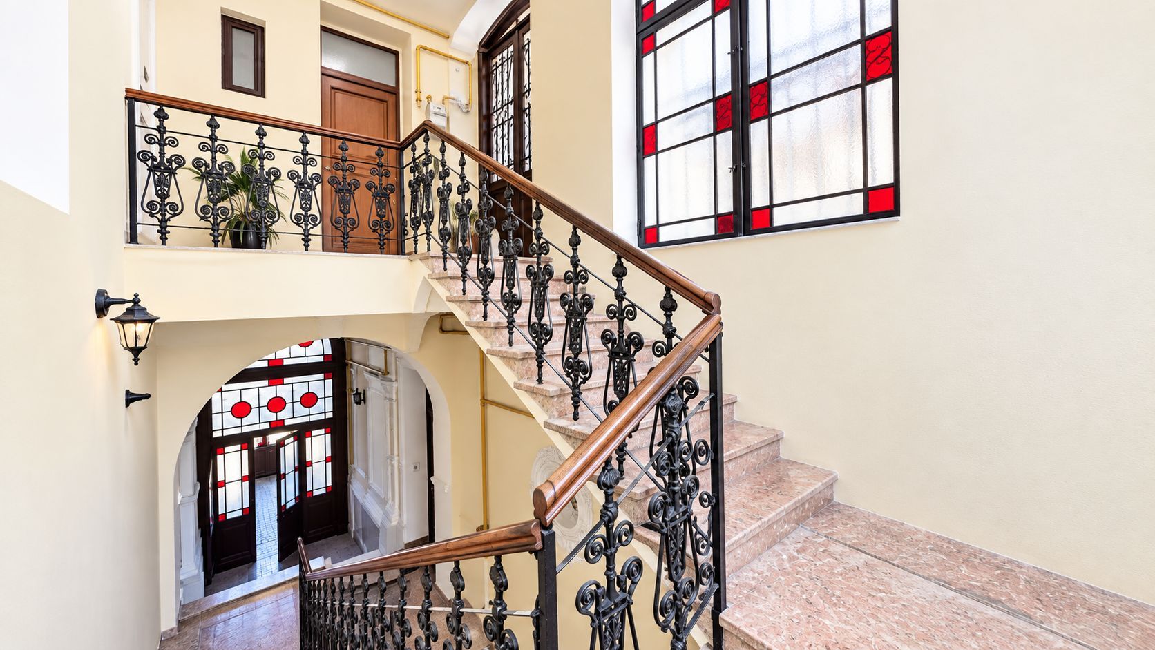 De vânzare/ închiriat Apartament istoric, 2 camere, Central Arad - Poză 17