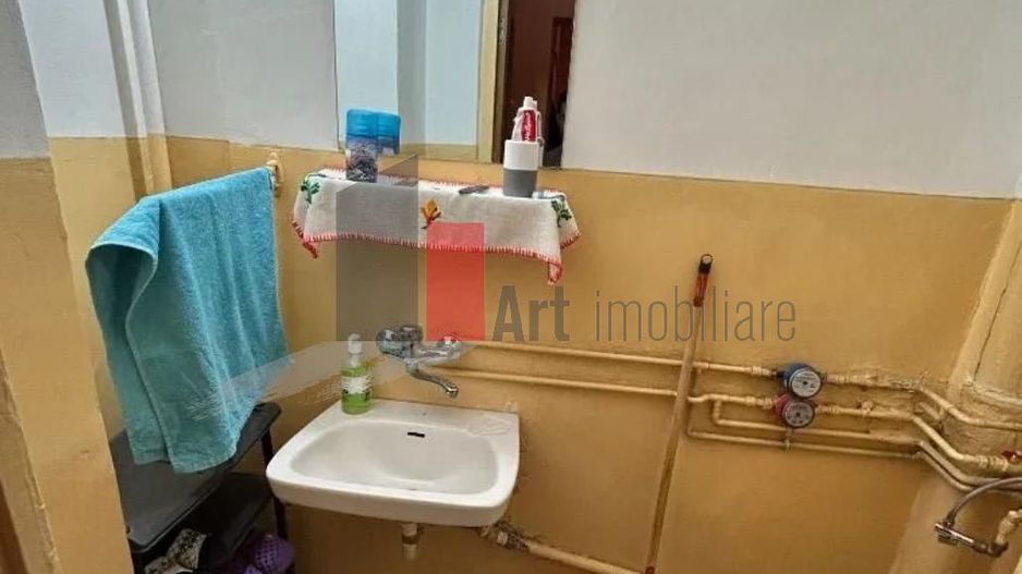 APARTAMENT DE 3 CAMERE BARCA - Poză 6