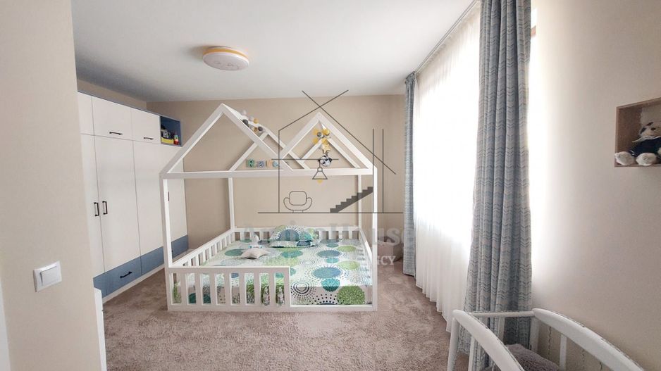 Duplex ultrafinisat mobilat utilat cu 2 locuri de parcare zona Terra - Poză 2