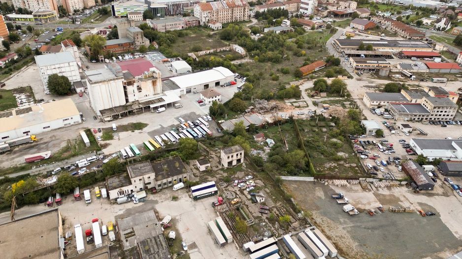 Oportunitate! Clădiri industriale cu teren 6820mp pe strada Poetului, Arad - Poză 6