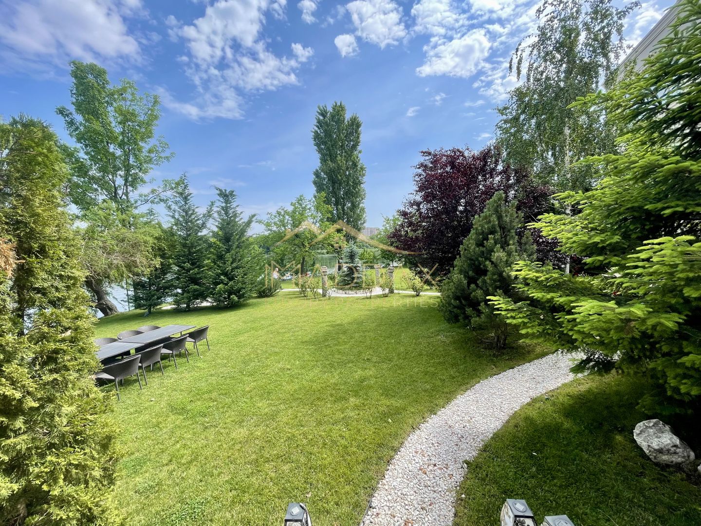 Impressive Villa *1500 SQM usable* 2613 SQM land / Open to the lake - Poză 60