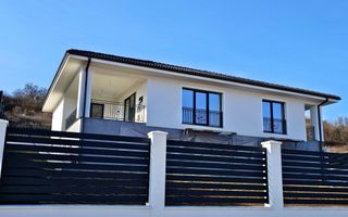 Casa 4 camere, la cheie, 600 mp teren,  priveliste superba, Cetate - Poză 1