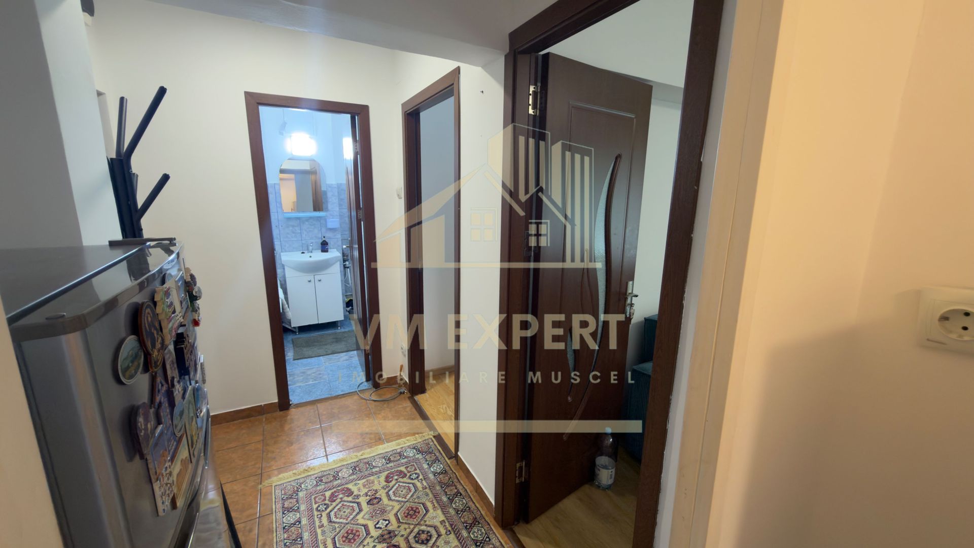 GARSONIERĂ TRANSFORMATĂ  APARTAMENT 2 CAMERE PARTER ZONĂ CENTRALĂ CAMPULUNG - Poză 12