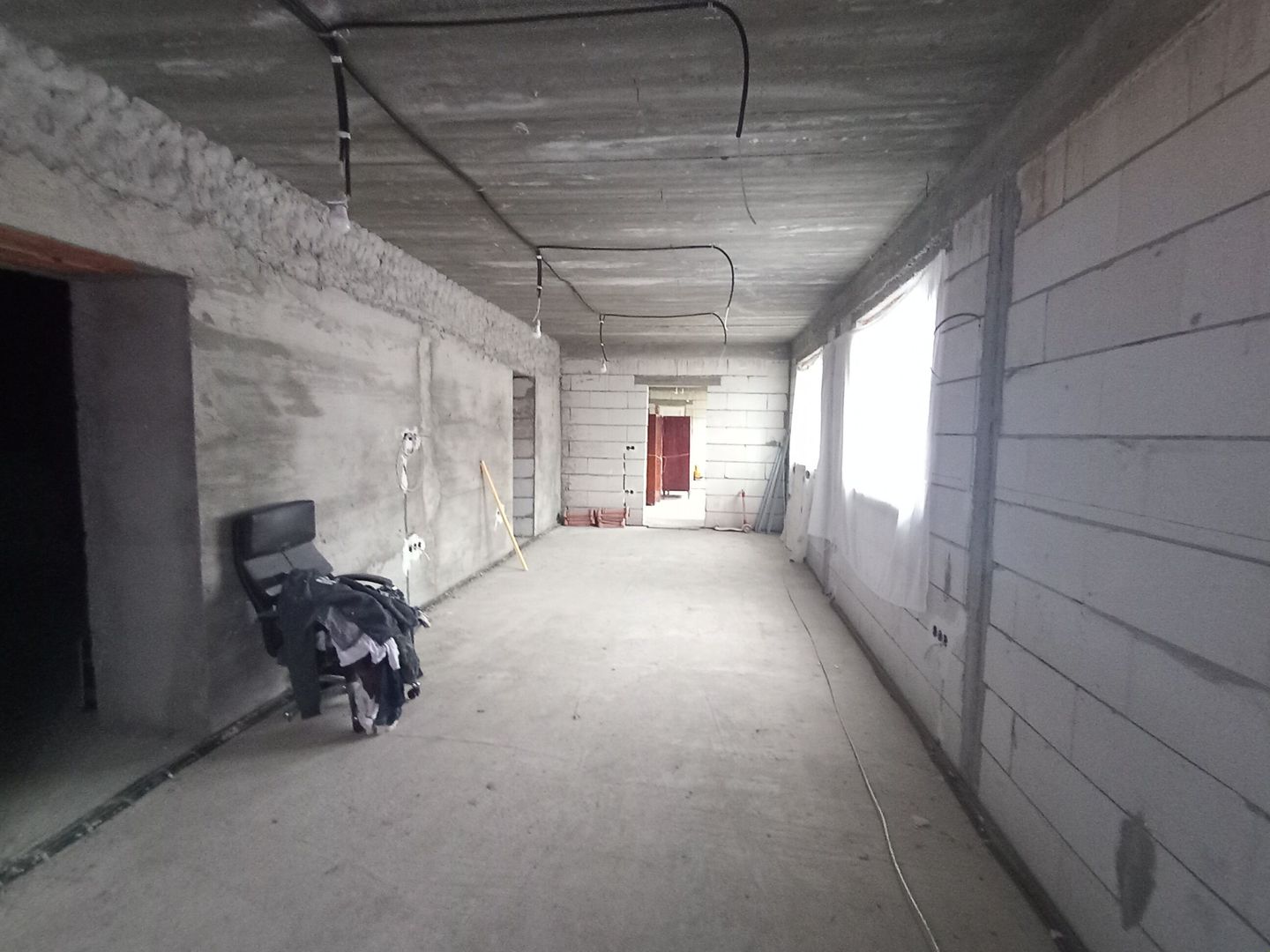 Casa Individuala Suprafete Generoase, Teren Mare, La Rosu - Poză 9