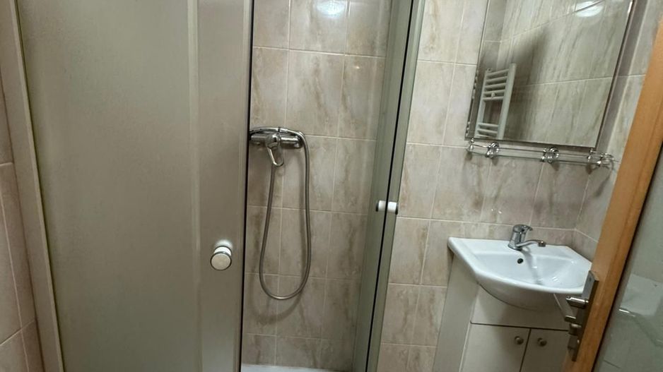 Casa de inchiriat, 25 camere, 25 bai, receptie,T719 - Poză 4