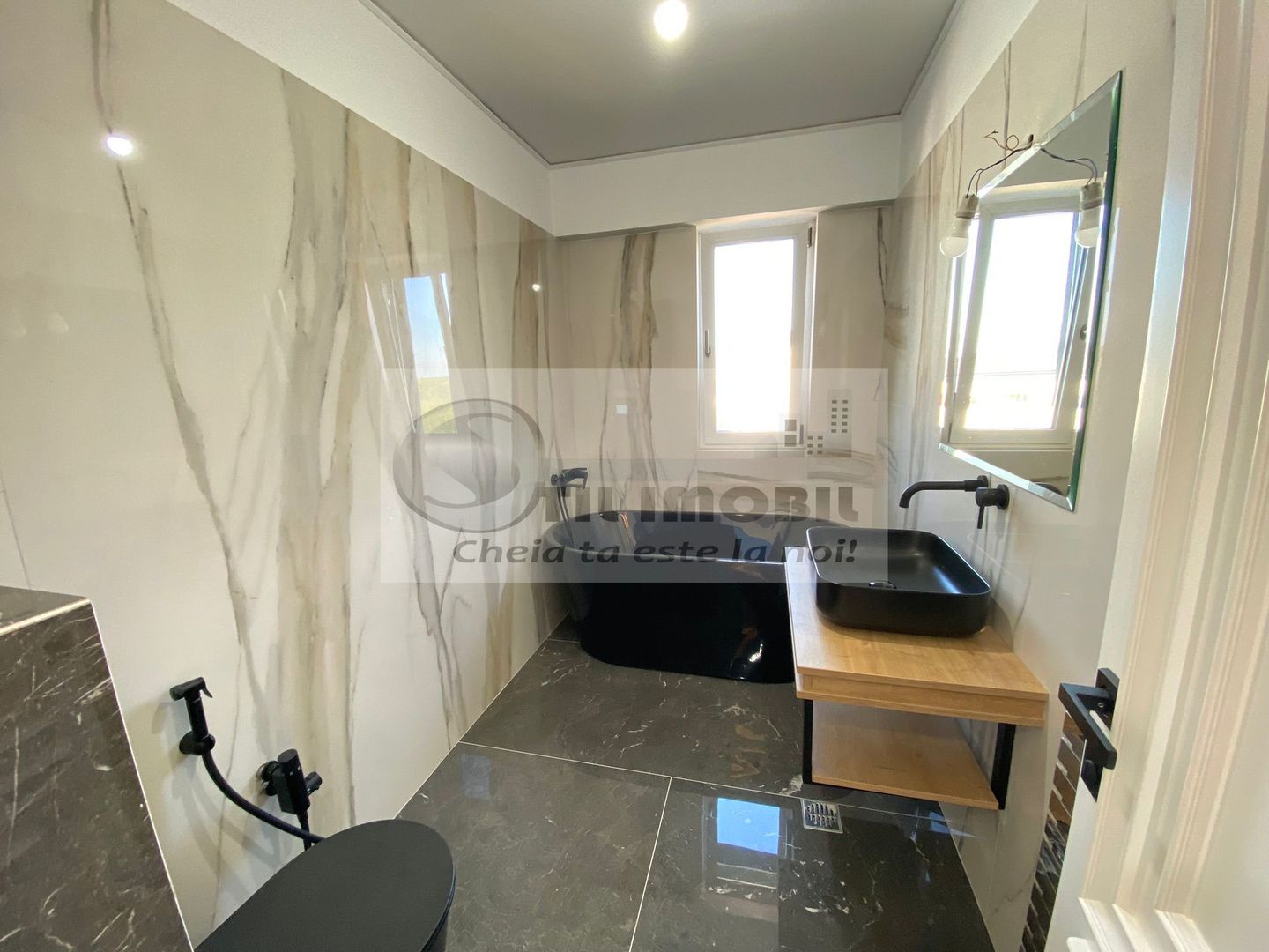 Ap. 2 camere, Decomandat, 55.56mp Tatarasi-Venetia - Poză 1