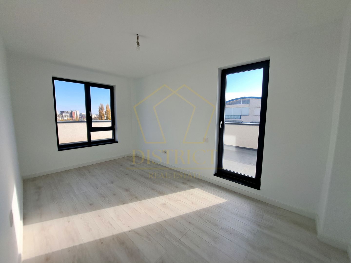 COM 0% Apartament cu 3 camere si terasa de 61 mp | Torontalului - Poză 7