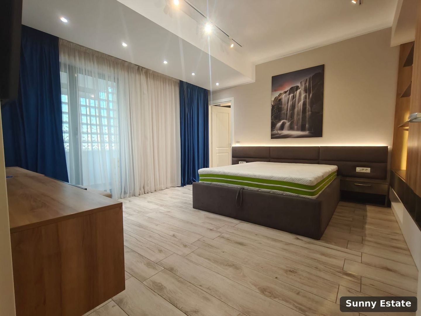 DE VÂNZARE — 3 CAMERE, B-DUL MAMAIA, DELFINARIU, VEDERE LAC - Poză 7