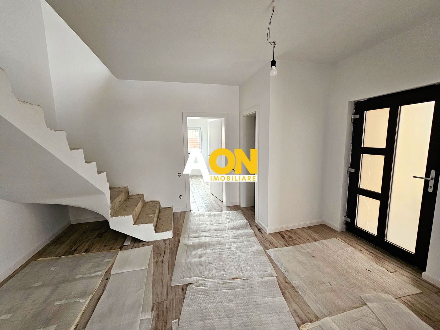 1/2 Duplex finisat 90%, 4 camere, 317 mp teren, zona Centru - Poză 4