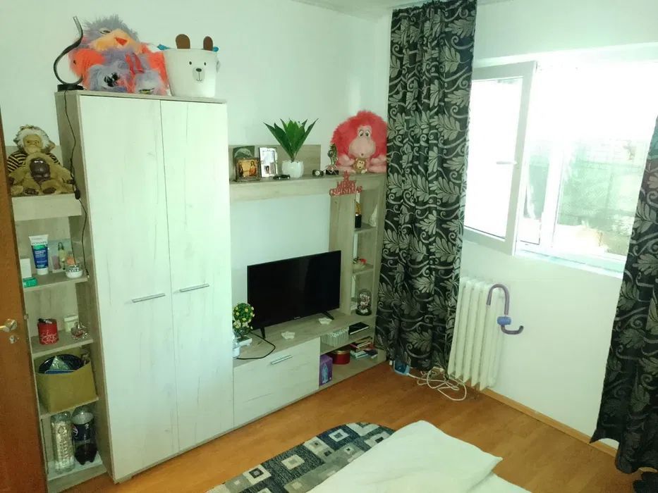 Apartament 2 camere,parter,curte,mobilat/utilat  Eroii Revolutiei - Poză 2