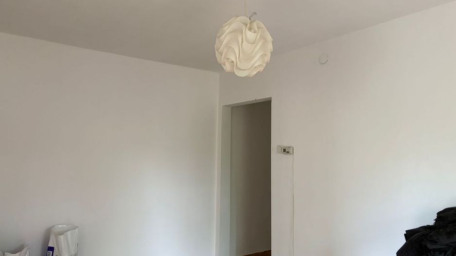 Dâmbu – Apartament 3 camere, etaj 2/4, balcon - Poză 2