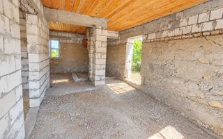 CASĂ GENEROASĂ CU 3 CAMERE – 90 m² | 17 ARI| ANENII NOI - Poză 15