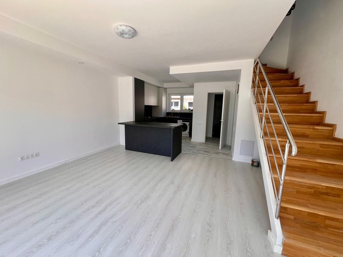 Vila 3 camere Cosmopolis - Poză 4
