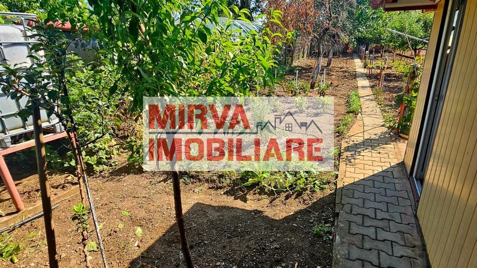 🏡 Casă spațioasă cu 9 camere în Strejnicu – pentru locuință, birouri - Poză 22