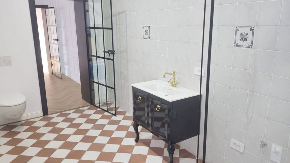 Casă renovată integral – ideală pentru activități profesionale - Poză 17