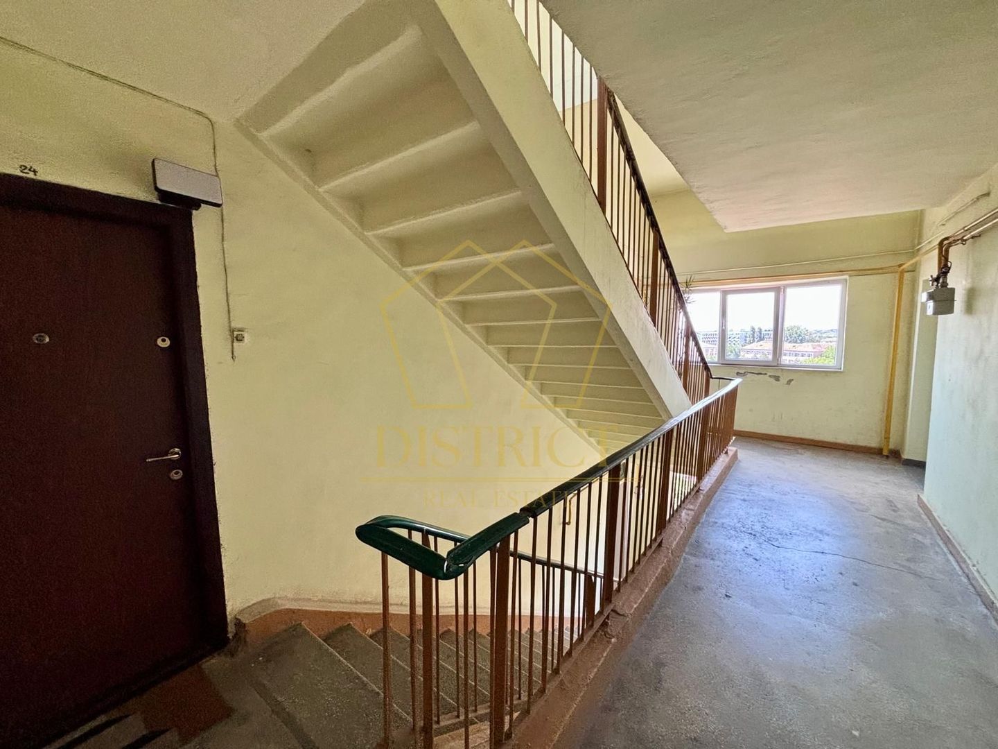 Apartament spatios cu 4 camere si terasa | Modern - Poză 15