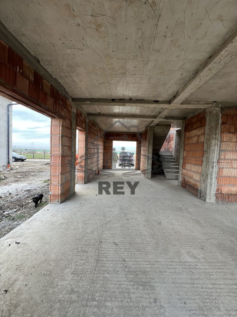 Casă single 4-5 camere / 500mp teren / Sura Mică / Sibiu - Poză 1