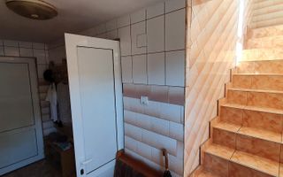 Casa cu 4 camere, garaj, teren 791 mp, zona Schit - Poză 15