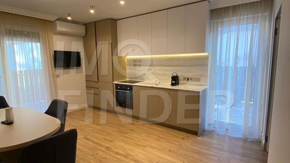 Vanzare 2 camere la cheie, zona Teatru National, 46 mp+ 43 mp gradina - Poză 1