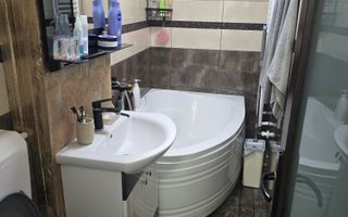 Acasă, în inima orașului – 3 camere renovate, liniște, comfort total - Poză 4