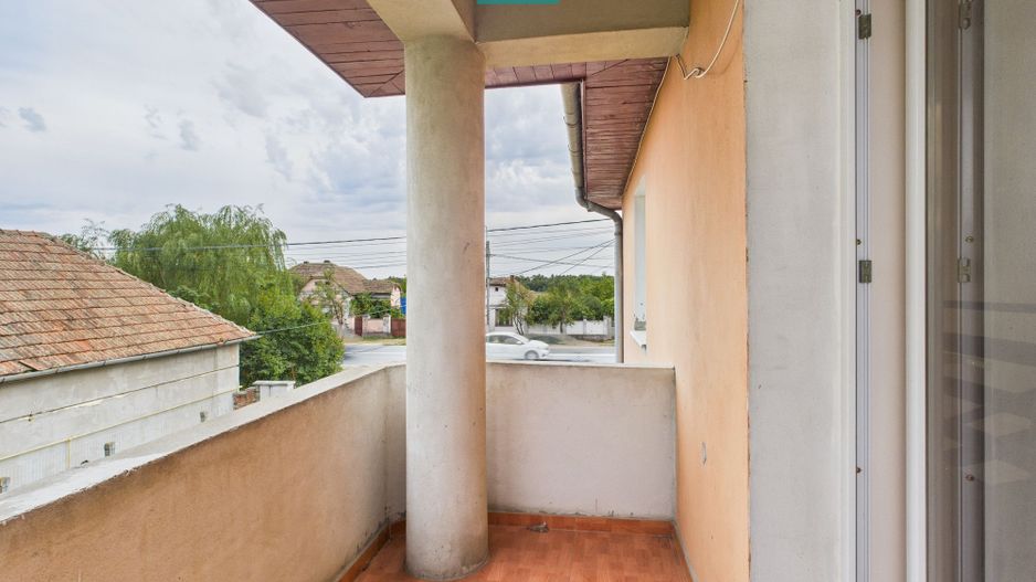 Casă cu 5 camere în Remetea Mare - Poză 14