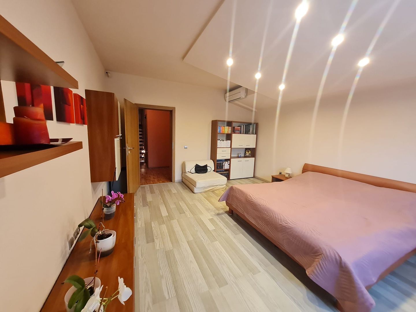 Vila individuala,la 10 min de Piața Victoriei! - Poză 6