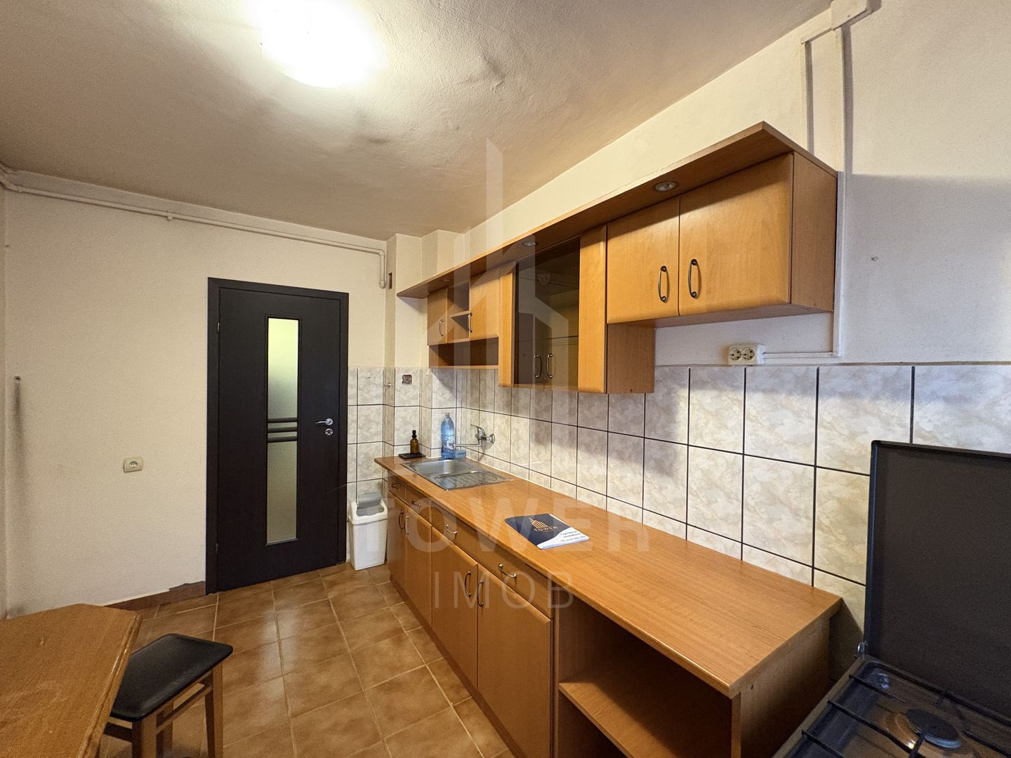 Apartament spațios cu 3 camere, 2 băi și multe avantaje - Poză 3