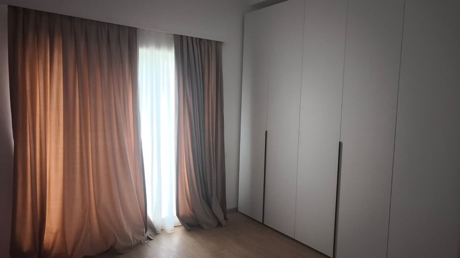 Apartament cu 3 camere si terasa de inchiriat in Cosmopolis - Poză 9