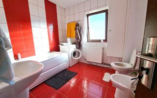 Casa Sibiu, garaj si pivnita, 5 camere, 2 bai, curte mare - Poză 10