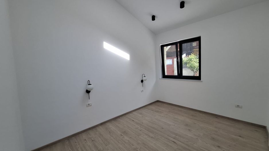 Apartament 2 camere in Vila , Centrala Proprie , Totul Nou L354 - Poză 4