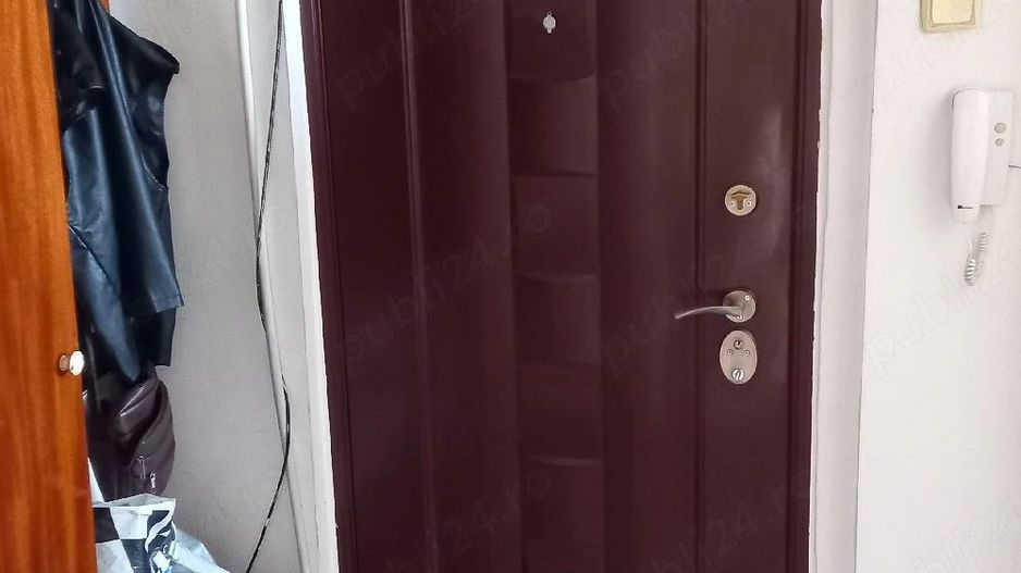 BRASADAS vinde ap 2 cam etaj 4/4 in zona CENTRALA. - Poză 4