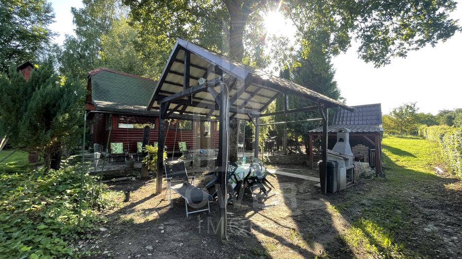 Teren deosebit cu cabană din lemn, Tocile – locație liniștită - Poză 13