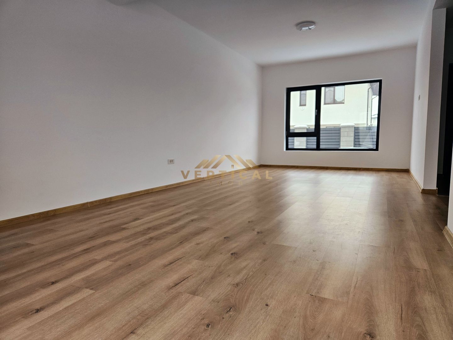 De inchiriat vila 4 camere - intrare comuna Berceni - Poză 5