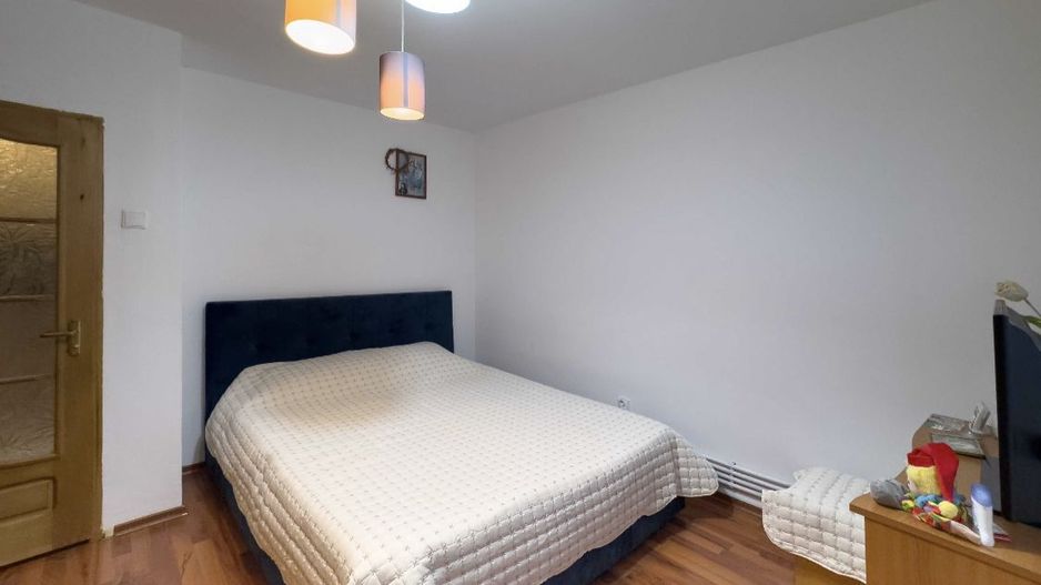 Apartament 2 camere decomandat, renovat,mobilat,utilat,centrala - Poză 4