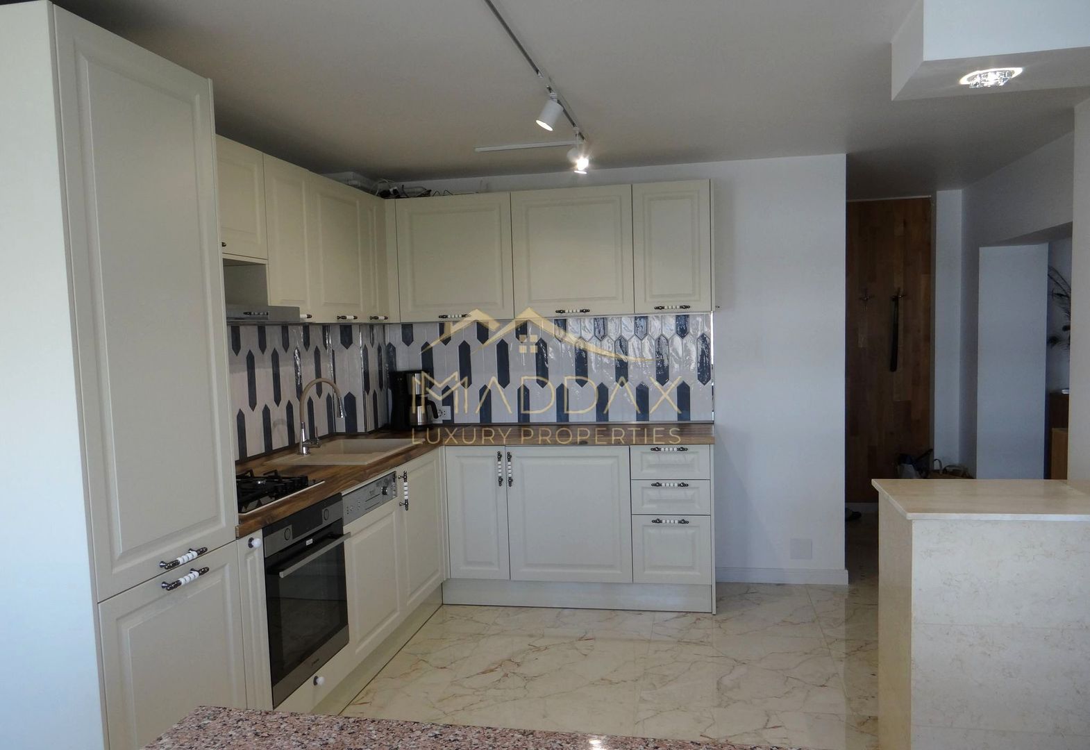 Apartament 3 camere I 100 mp I Bulevardul Decebal - Poză 3