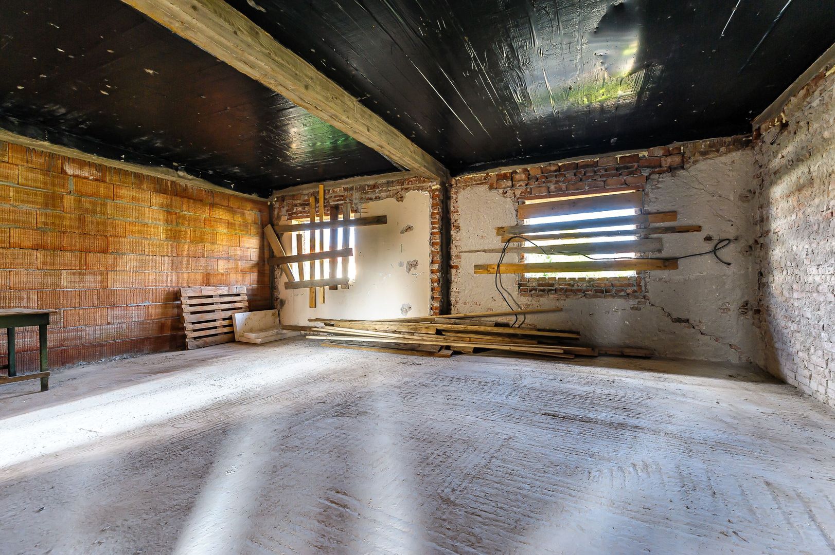 Casă la roșu în Aradul Nou. Zona Adam Müller-Guttenbrunn - Poză 5