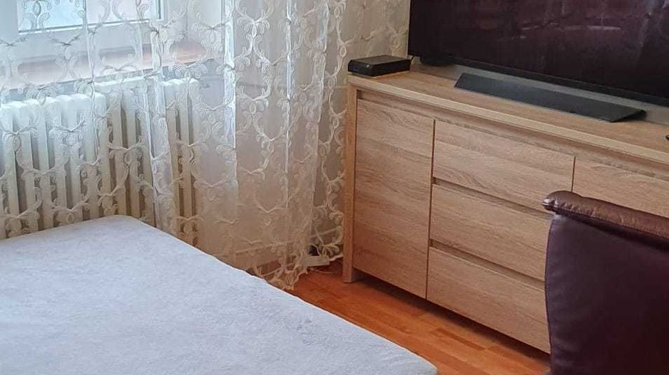 Apartament 2 camere semidecomandat 1/4 Craiovita Noua - Poză 4